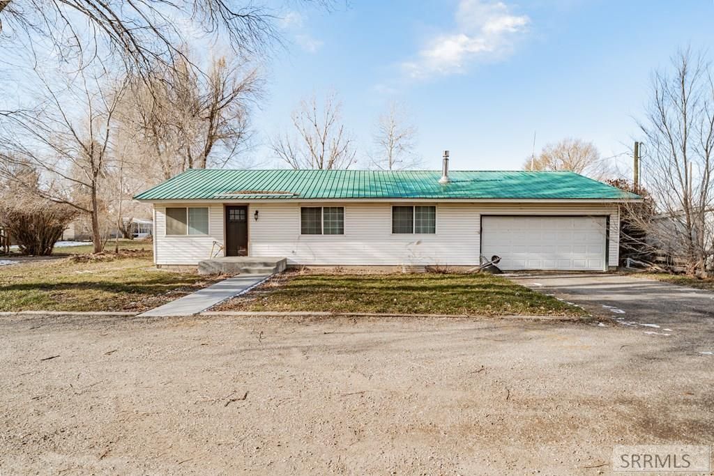 669 2nd E, Ririe, ID 83443 Main Photo