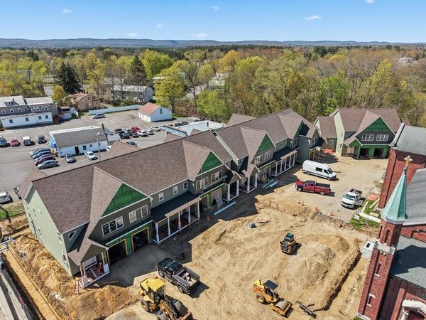 5 Elizabeth Lane, Unit 5, Easthampton, MA 01027