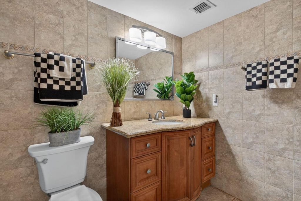 1050 Hillsboro Mile, Unit 704w, Hillsboro Beach, FL 33062 Photo