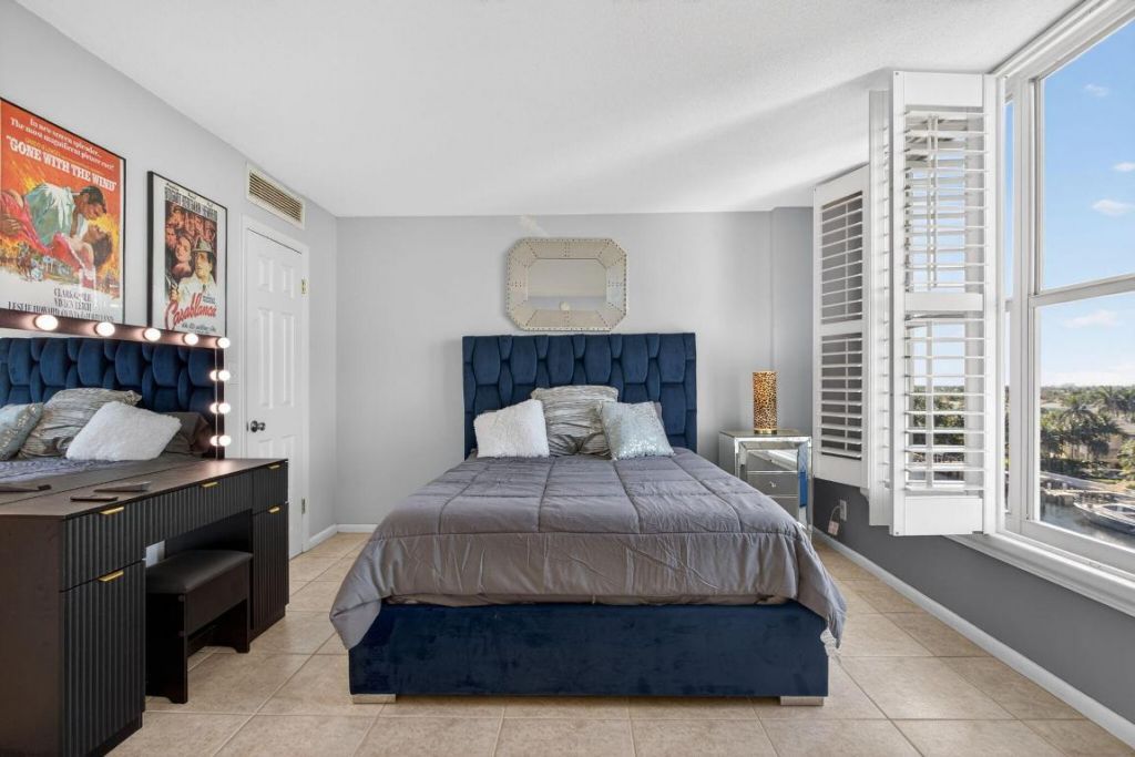 1050 Hillsboro Mile, Unit 704w, Hillsboro Beach, FL 33062 Photo