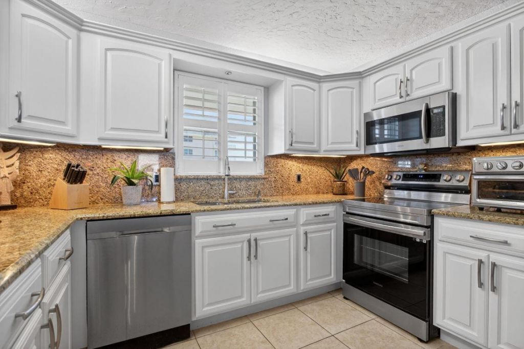 1050 Hillsboro Mile, Unit 704w, Hillsboro Beach, FL 33062 Photo