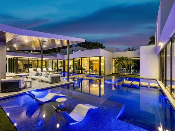 12 N Beach Road, Jupiter Island, FL 33455