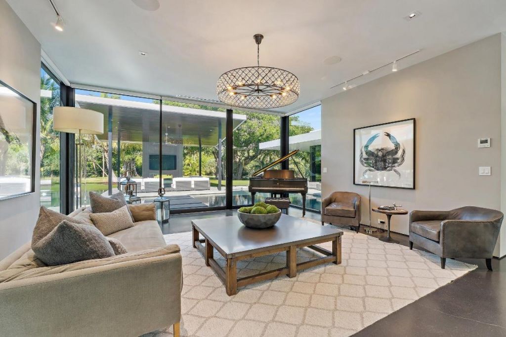 12 N Beach Road, Jupiter Island, FL 33455 Photo