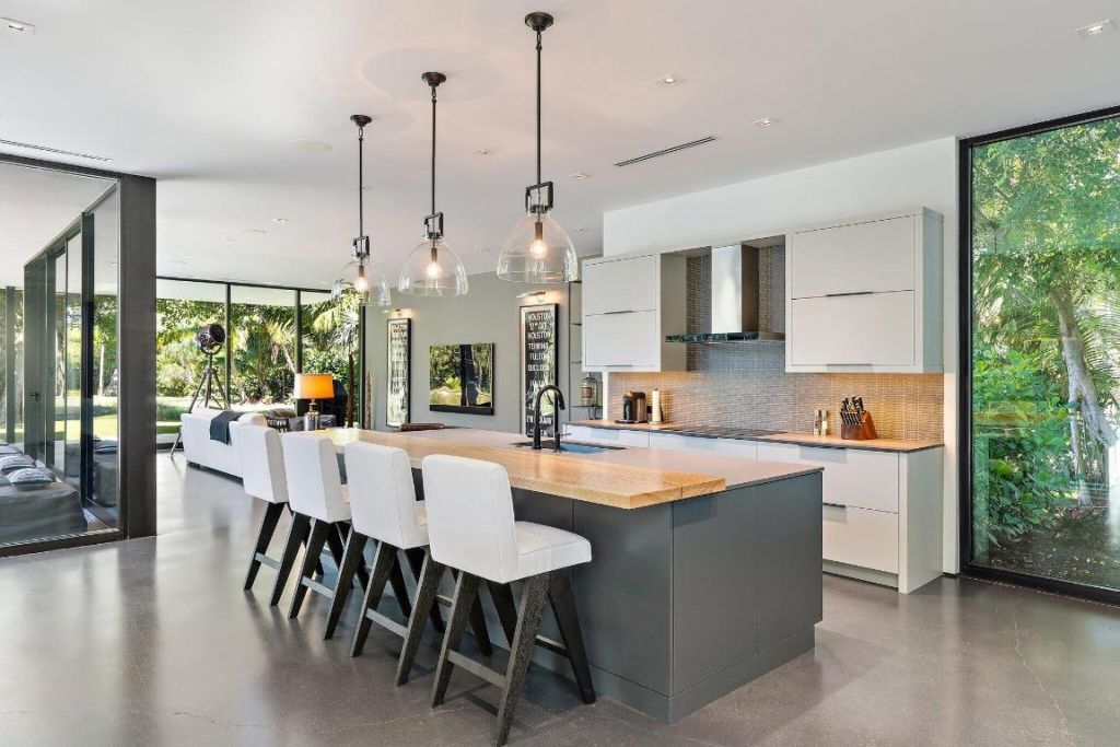 12 N Beach Road, Jupiter Island, FL 33455 Photo