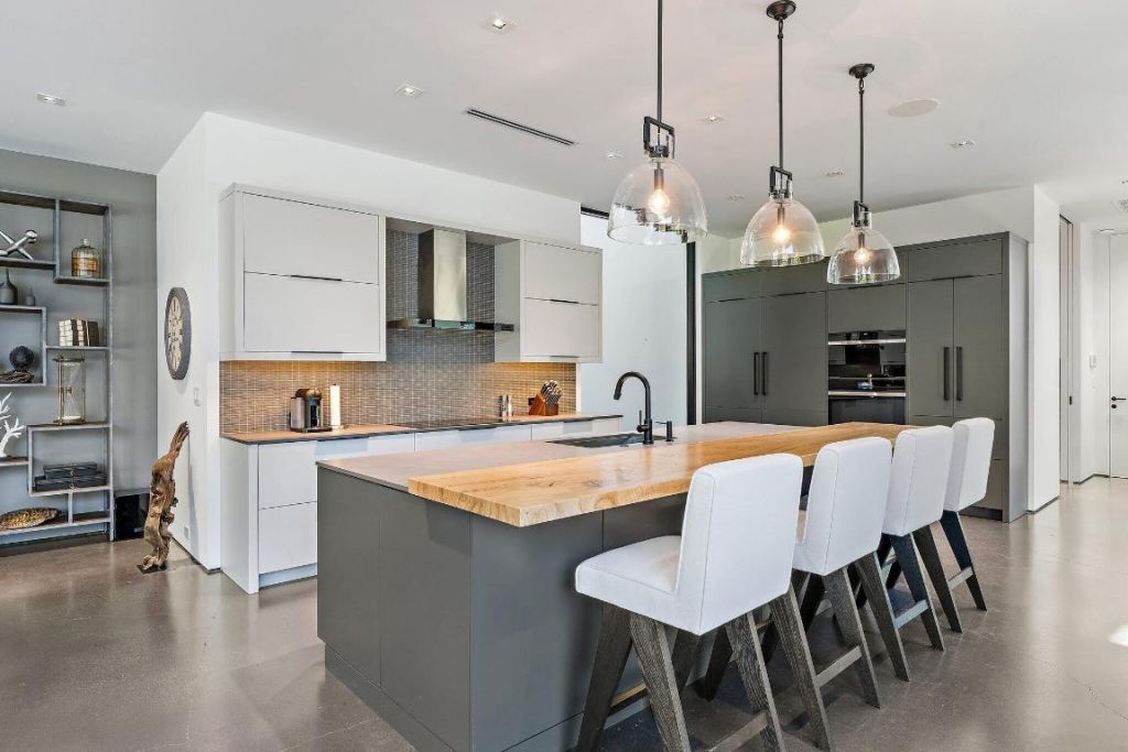 12 N Beach Road, Jupiter Island, FL 33455 Photo