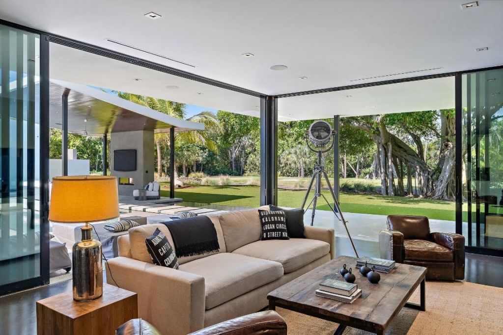 12 N Beach Road, Jupiter Island, FL 33455 Photo