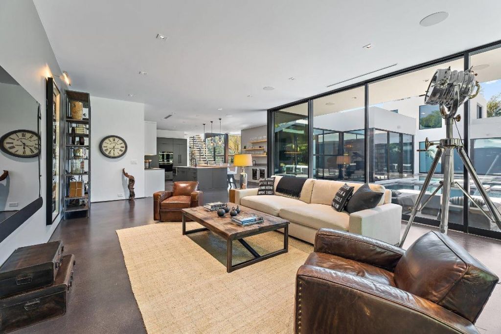 12 N Beach Road, Jupiter Island, FL 33455 Photo