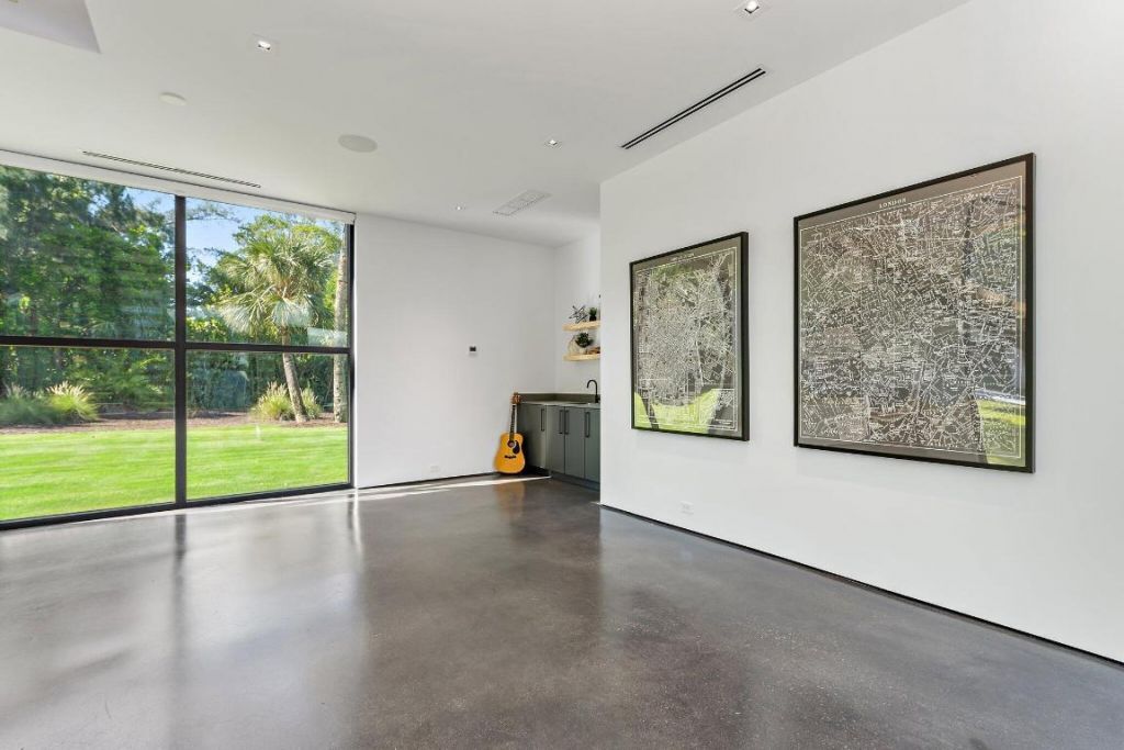 12 N Beach Road, Jupiter Island, FL 33455 Photo