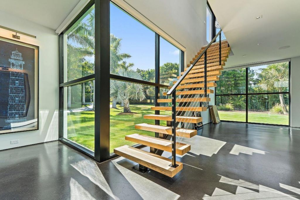 12 N Beach Road, Jupiter Island, FL 33455 Photo