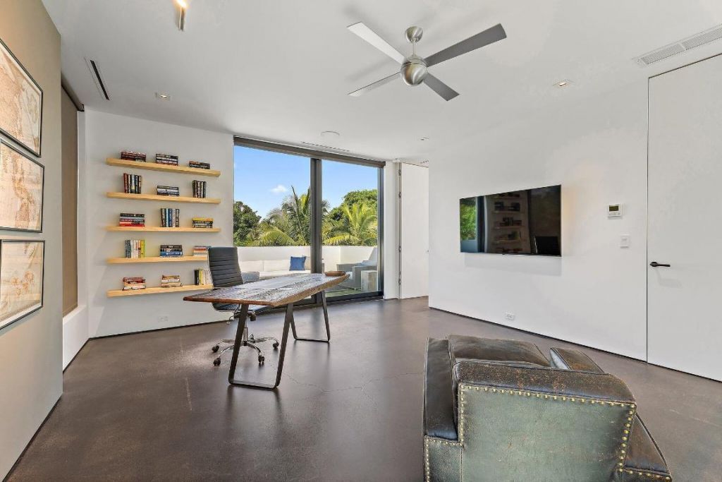 12 N Beach Road, Jupiter Island, FL 33455 Photo