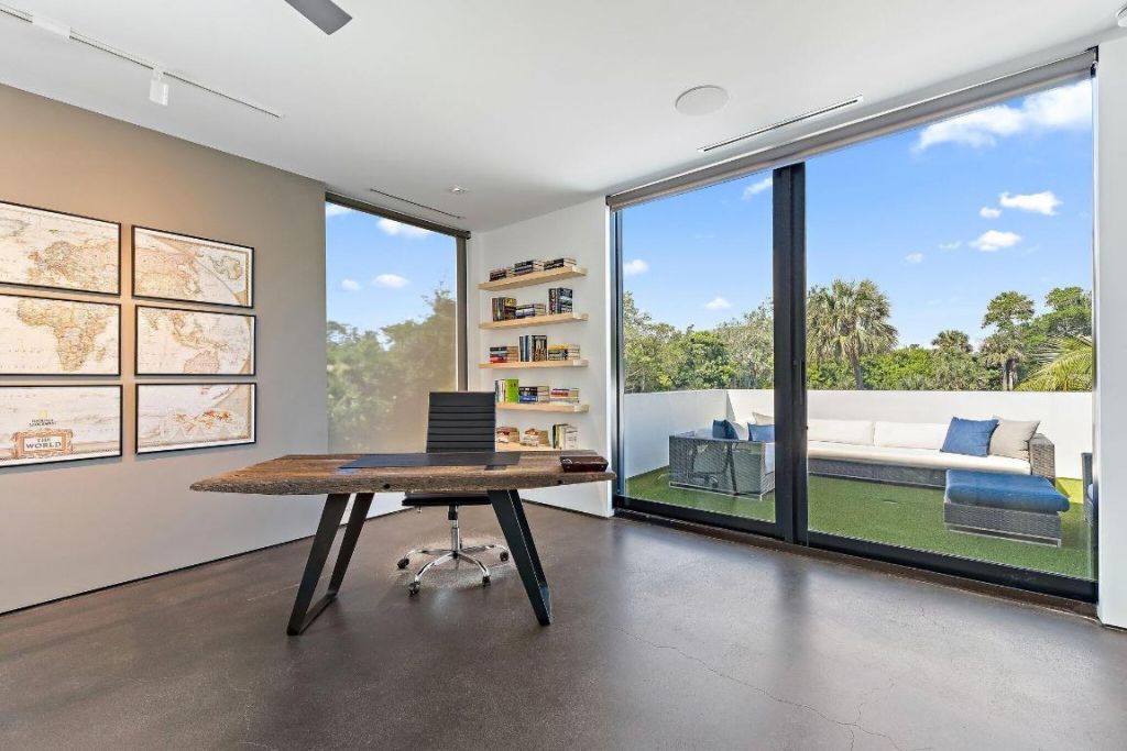 12 N Beach Road, Jupiter Island, FL 33455 Photo