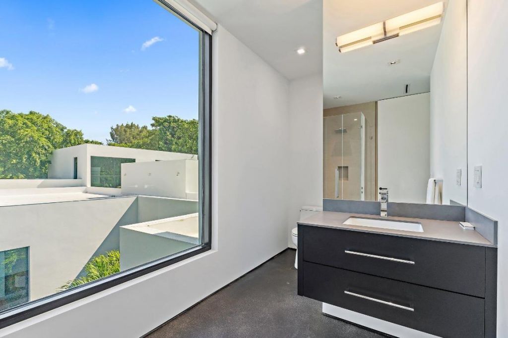 12 N Beach Road, Jupiter Island, FL 33455 Photo