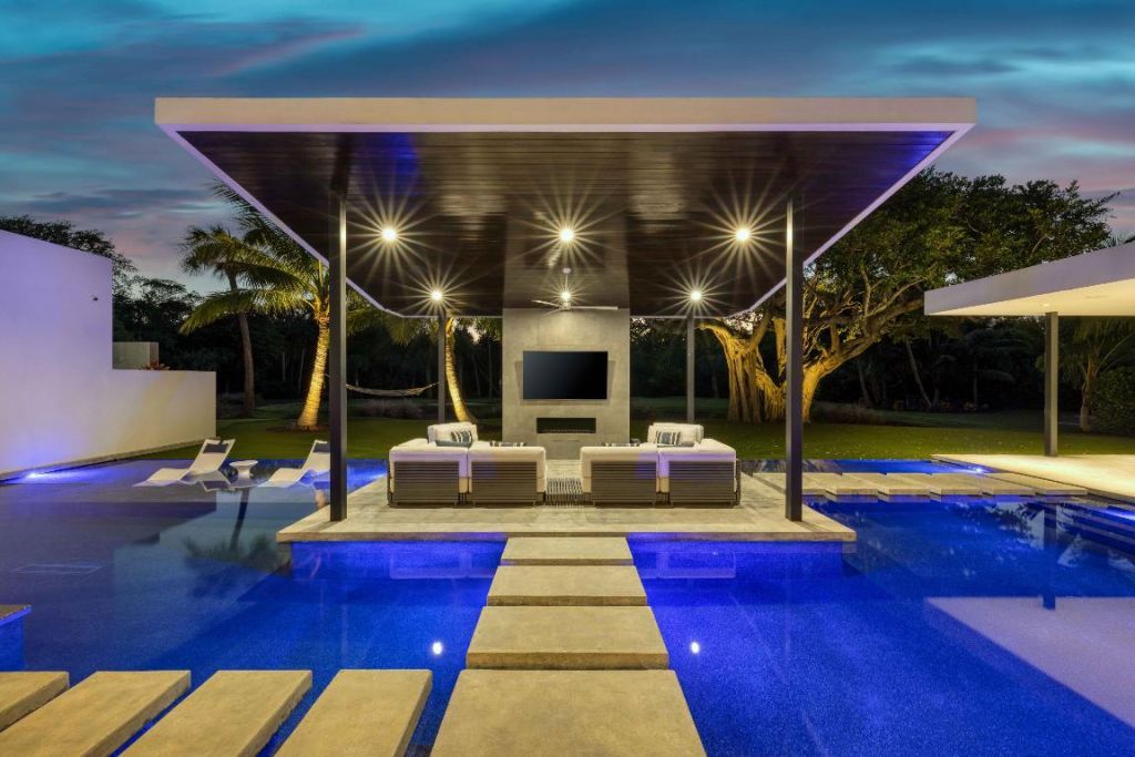 12 N Beach Road, Jupiter Island, FL 33455 Photo