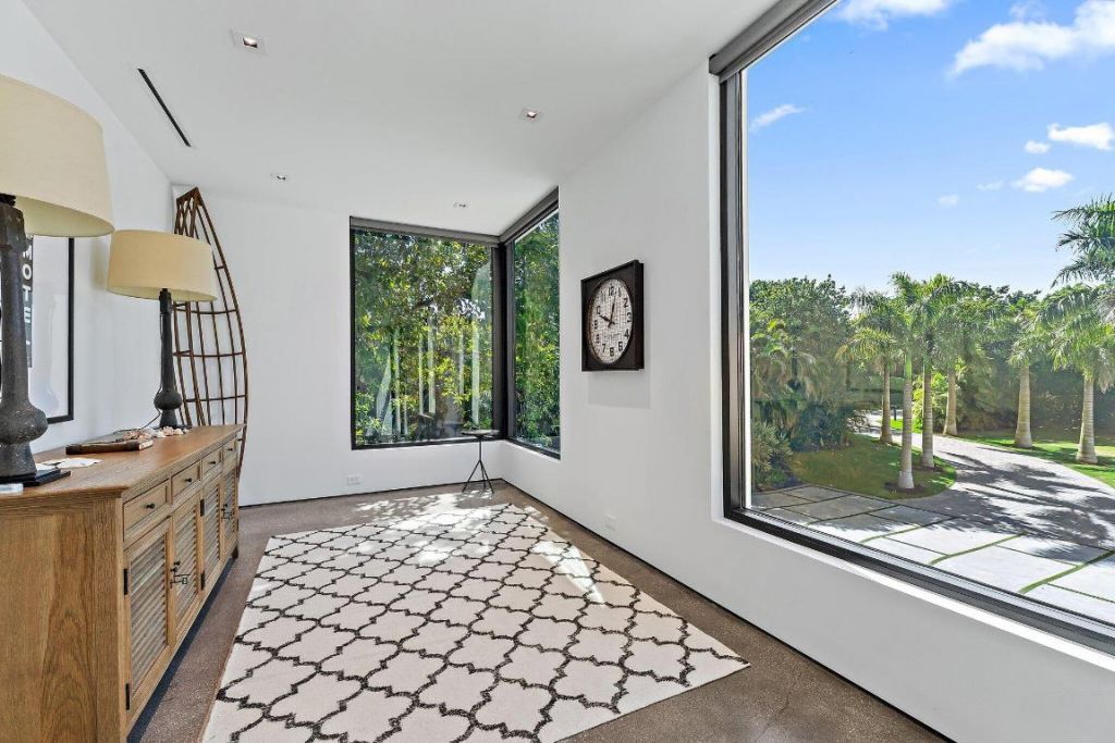 12 N Beach Road, Jupiter Island, FL 33455 Photo