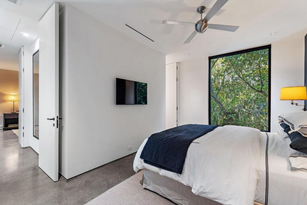 12 N Beach Road, Jupiter Island, FL 33455 Photo