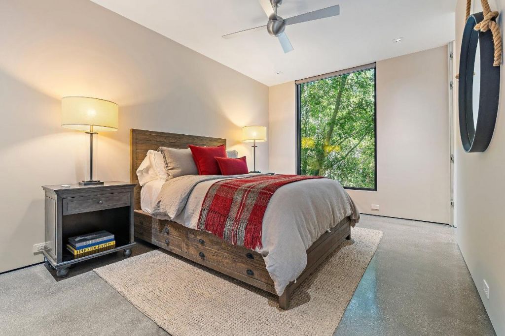 12 N Beach Road, Jupiter Island, FL 33455 Photo