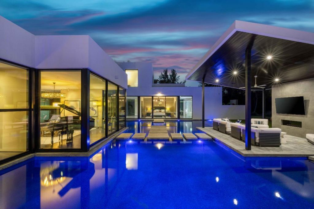 12 N Beach Road, Jupiter Island, FL 33455 Photo