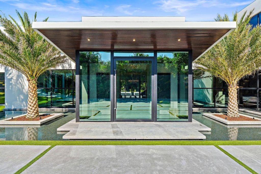 12 N Beach Road, Jupiter Island, FL 33455 Photo