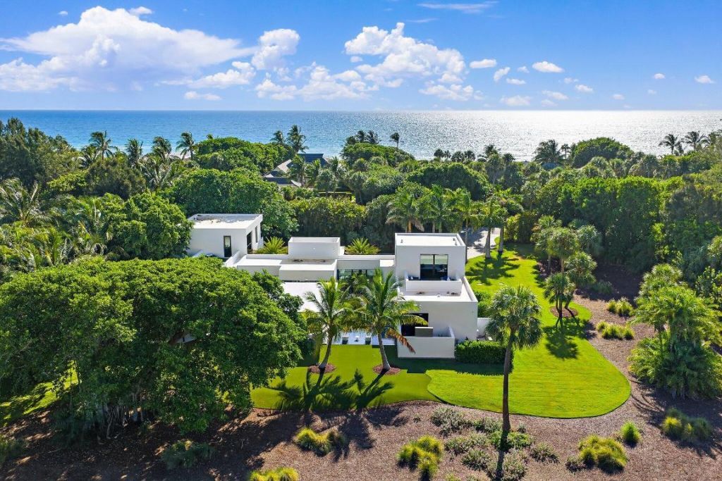 12 N Beach Road, Jupiter Island, FL 33455 Photo