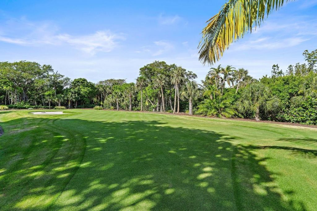 12 N Beach Road, Jupiter Island, FL 33455 Photo