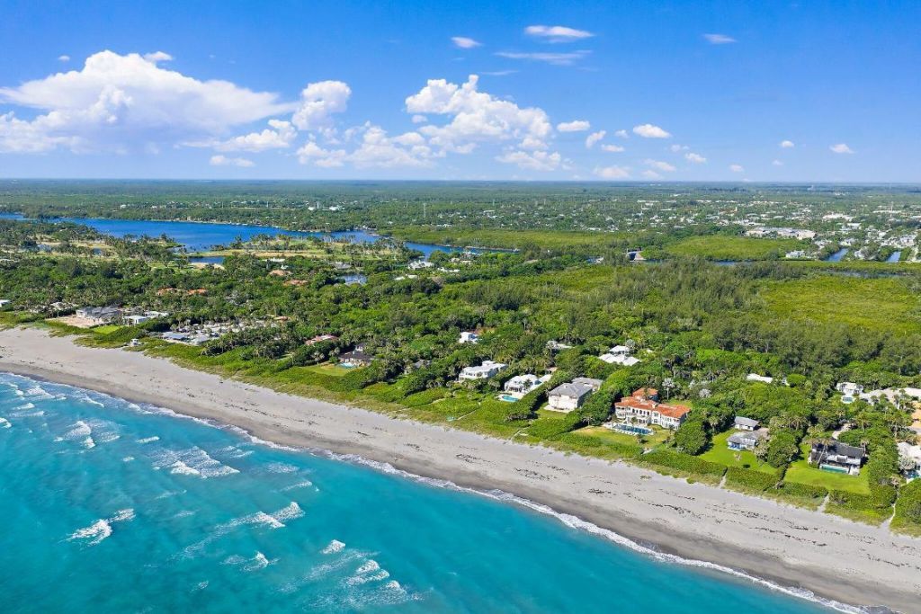 12 N Beach Road, Jupiter Island, FL 33455 Photo