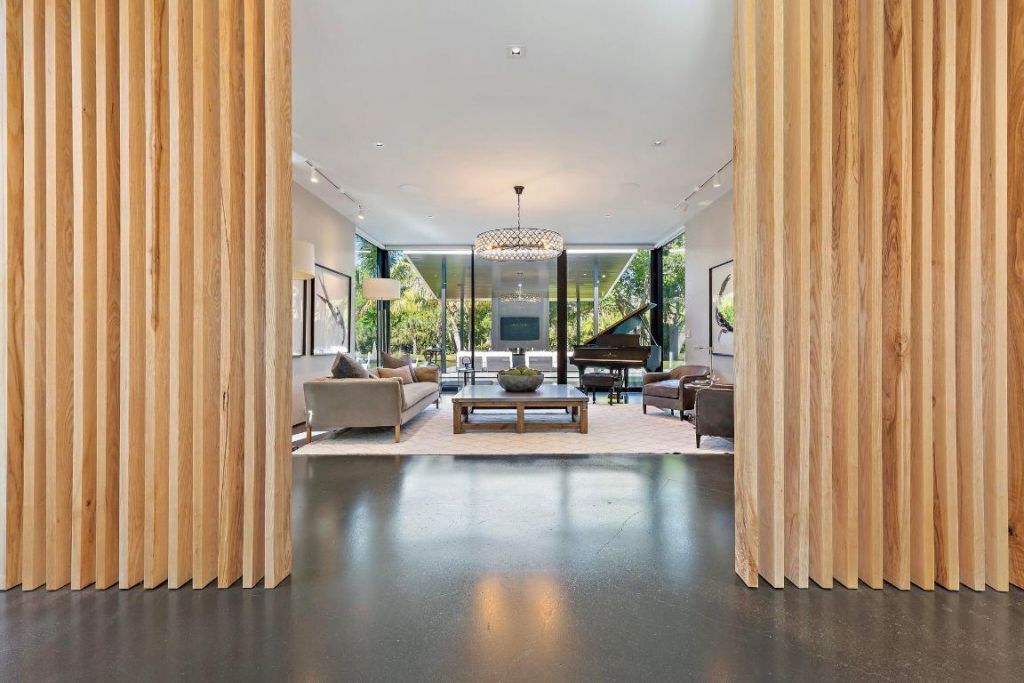 12 N Beach Road, Jupiter Island, FL 33455 Photo