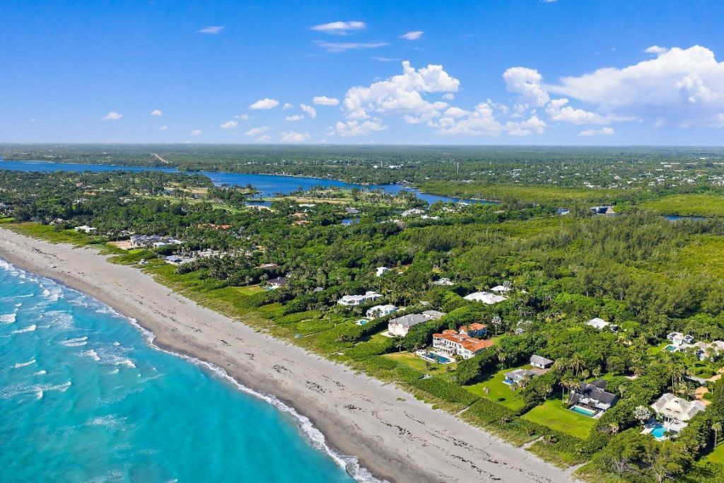 12 N Beach Road, Jupiter Island, FL 33455 Photo