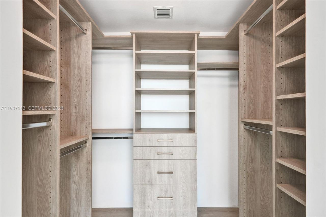 888 Biscayne Blvd , Unit 2404, Miami, FL 33132 Photo