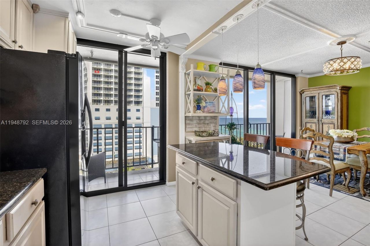 322 Buchanan St, Unit 1108, Hollywood, FL 33019 Photo