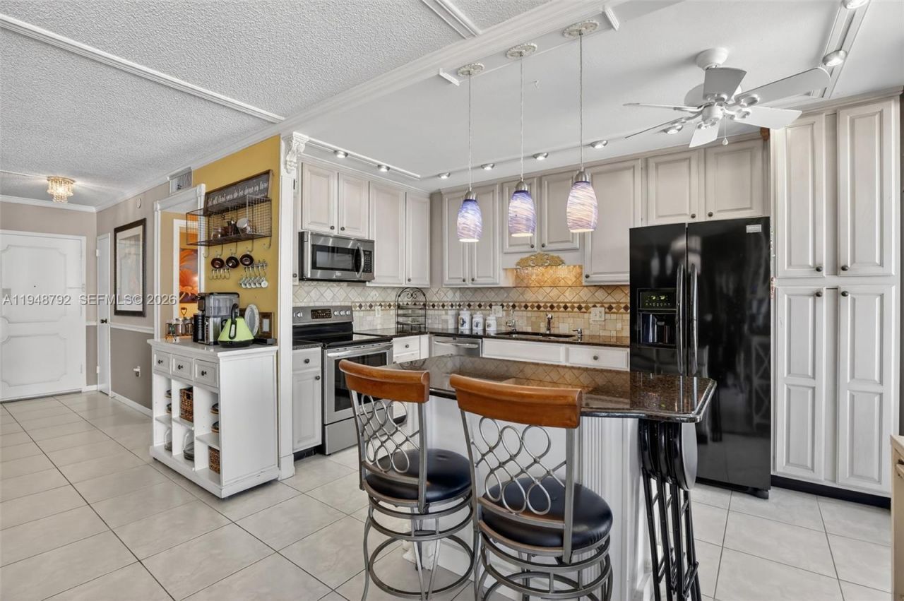 322 Buchanan St, Unit 1108, Hollywood, FL 33019 Photo