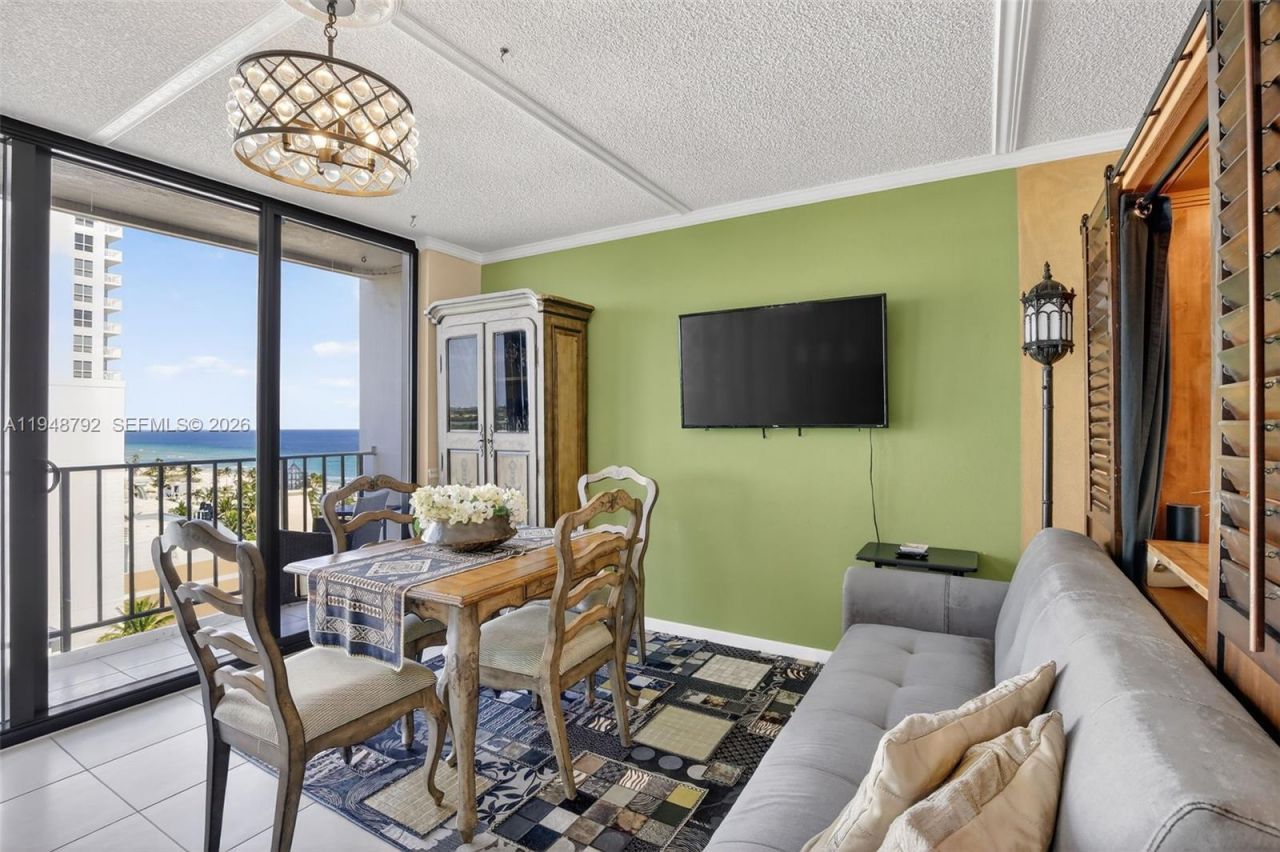 322 Buchanan St, Unit 1108, Hollywood, FL 33019 Photo