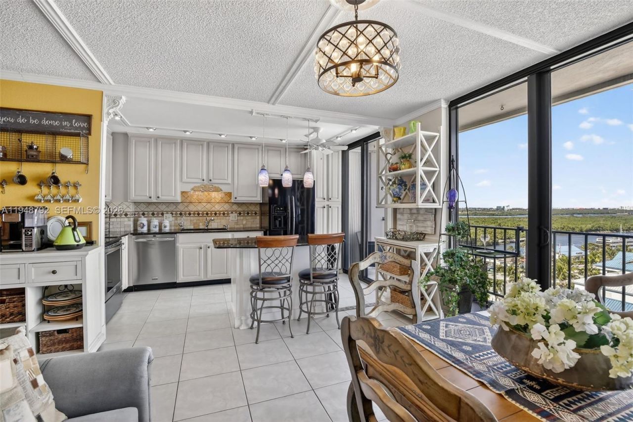 322 Buchanan St, Unit 1108, Hollywood, FL 33019 Photo