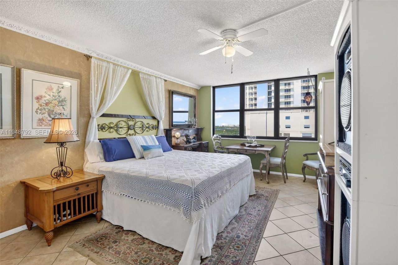 322 Buchanan St, Unit 1108, Hollywood, FL 33019 Photo