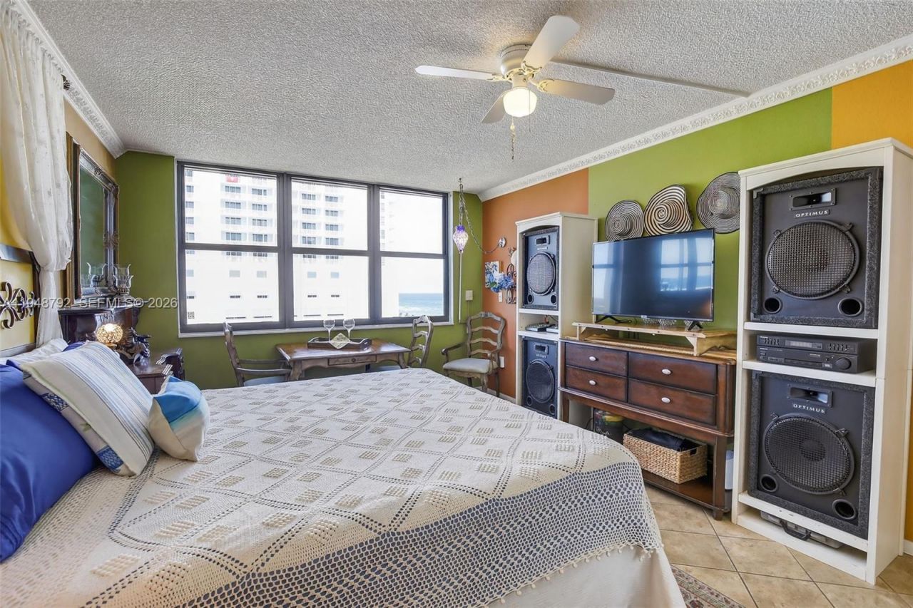 322 Buchanan St, Unit 1108, Hollywood, FL 33019 Photo