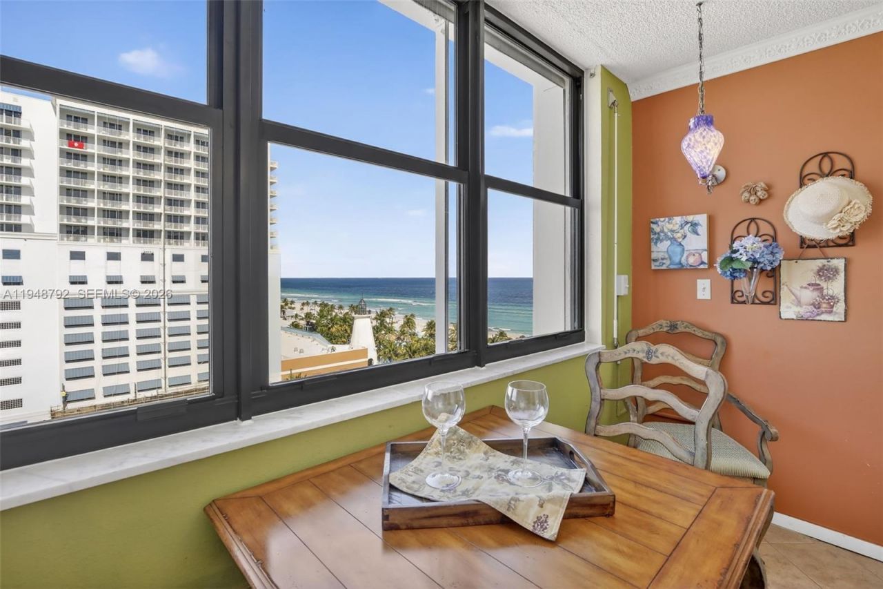 322 Buchanan St, Unit 1108, Hollywood, FL 33019 Photo