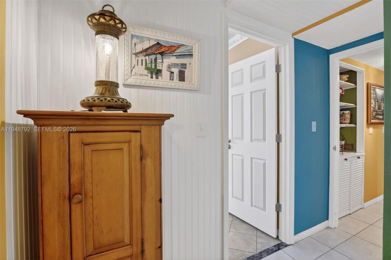 322 Buchanan St, Unit 1108, Hollywood, FL 33019 Photo