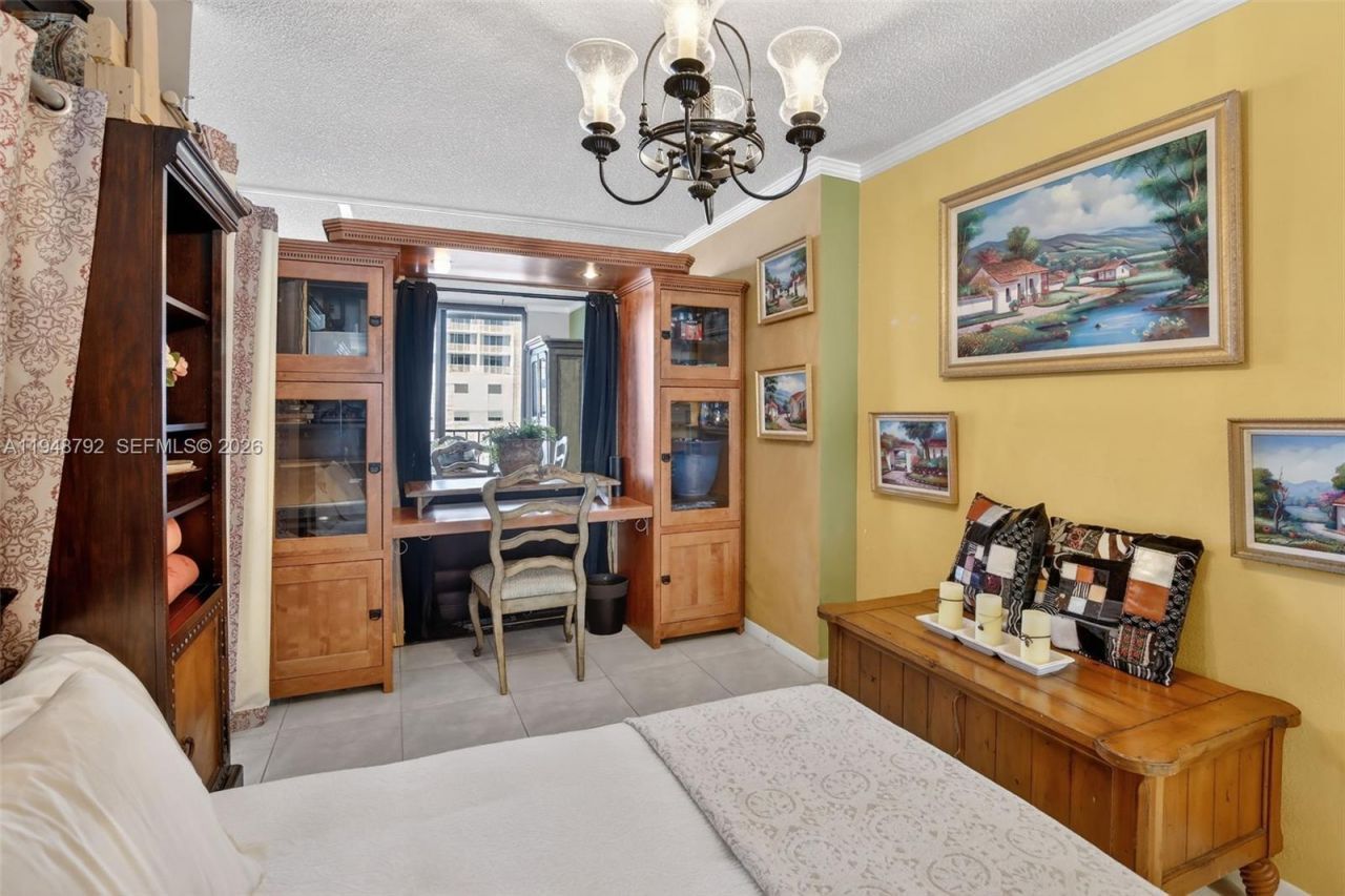 322 Buchanan St, Unit 1108, Hollywood, FL 33019 Photo