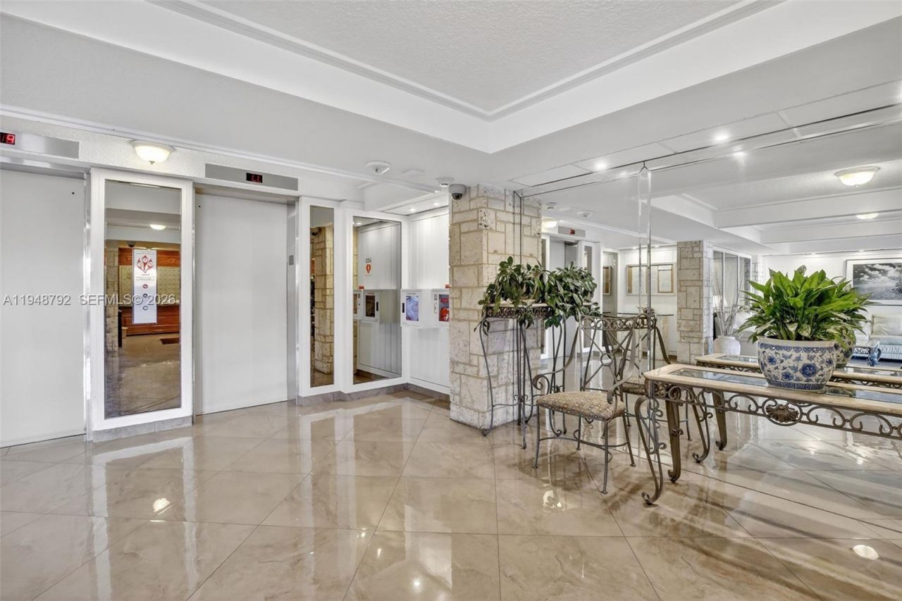 322 Buchanan St, Unit 1108, Hollywood, FL 33019 Photo