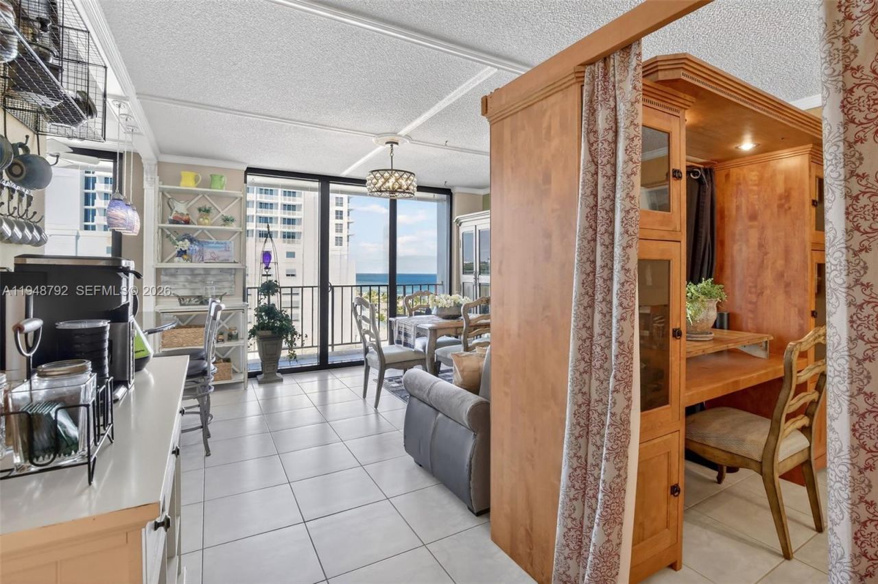 322 Buchanan St, Unit 1108, Hollywood, FL 33019 Photo