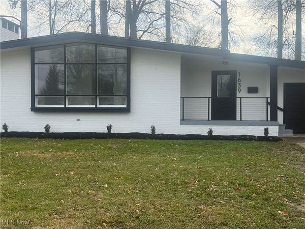 1639 Oakdale Drive, Warren, OH 44485