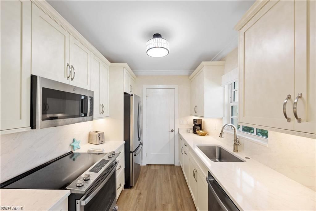 3070 Gulf Shore Blvd N, Unit 103, Naples, FL 34103 Photo