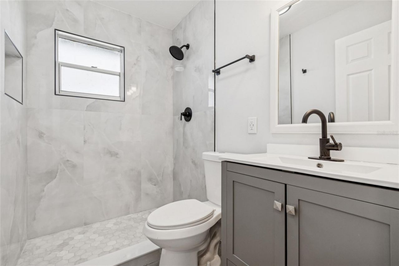 204 22nd Street Court Ne, Bradenton, FL 34208 Photo