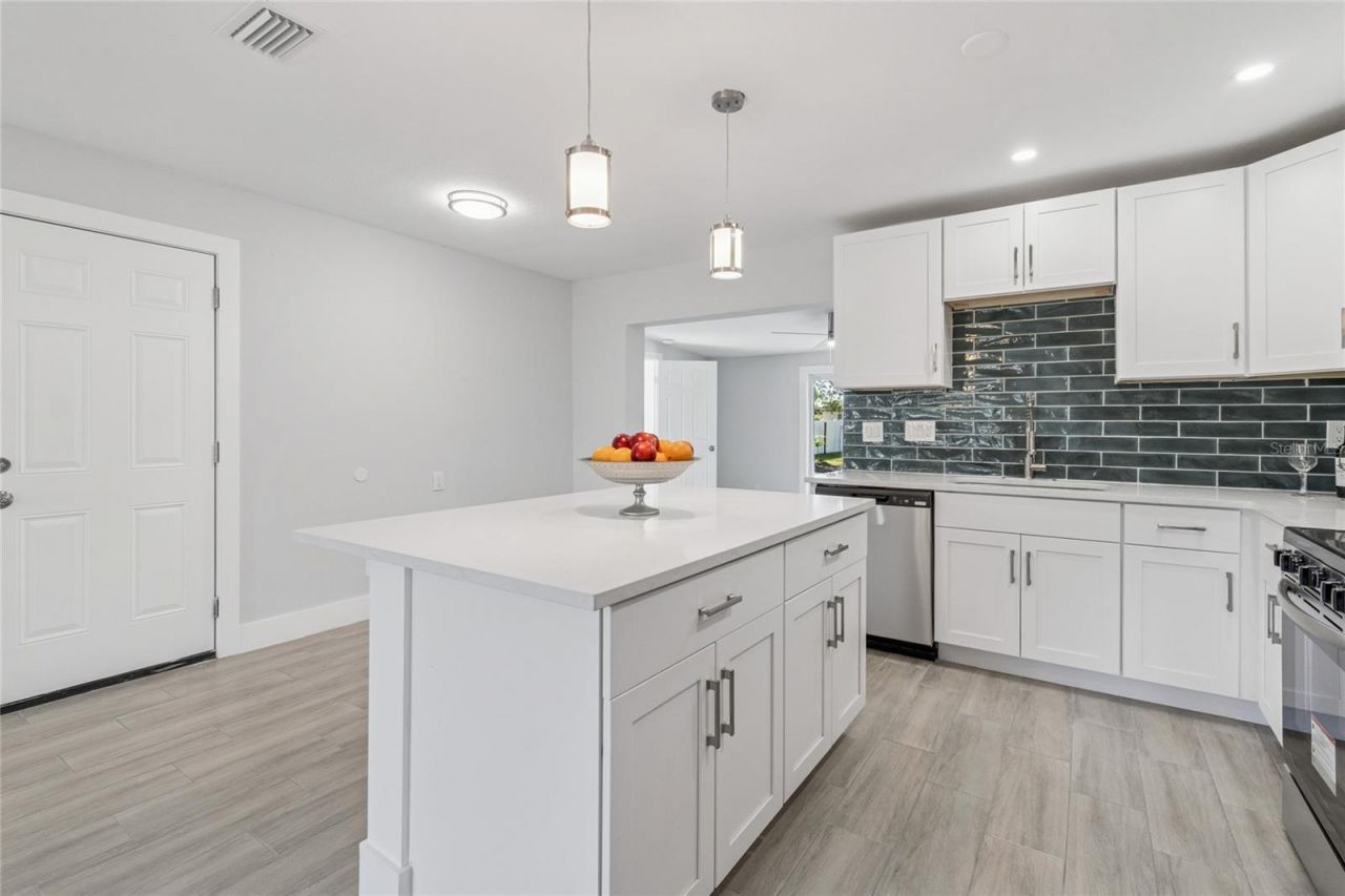 204 22nd Street Court Ne, Bradenton, FL 34208 Photo