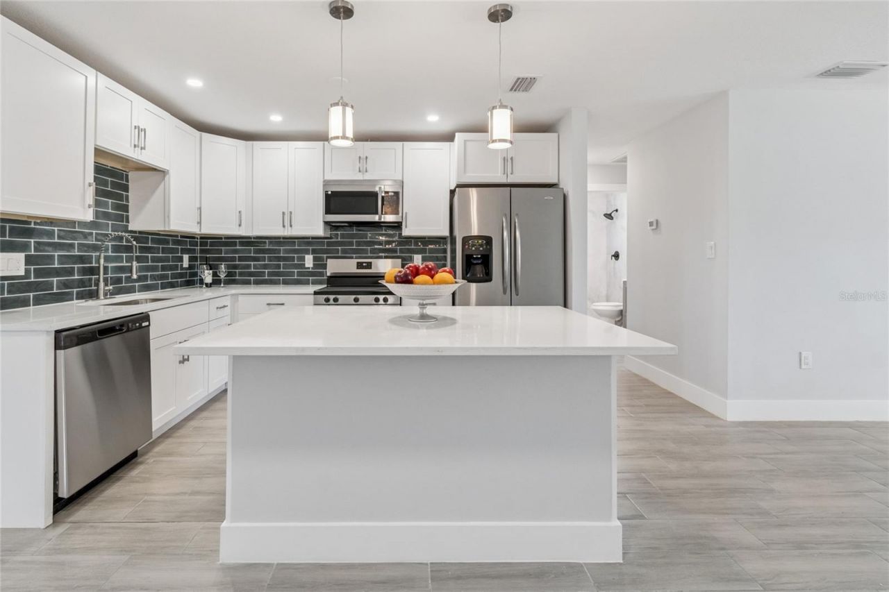 204 22nd Street Court Ne, Bradenton, FL 34208 Photo