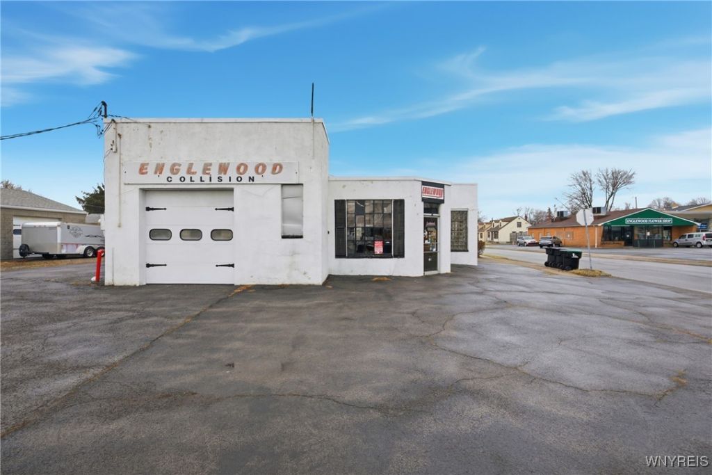 971 Englewood Avenue, Buffalo, NY 14223 Main Photo