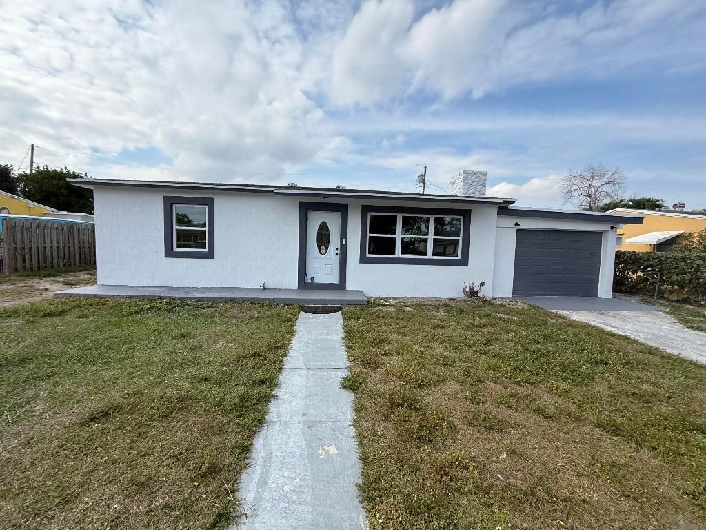 2353 S Beech Rd Road, West Palm Beach, FL 33409 Main Photo