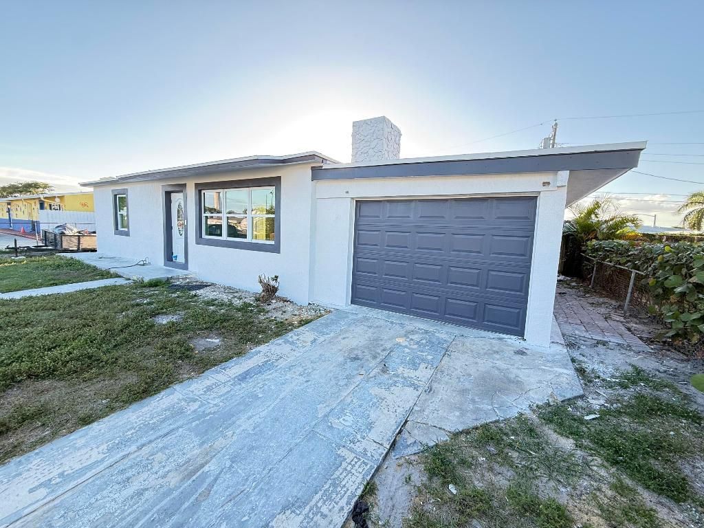 2353 S Beech Rd Road, West Palm Beach, FL 33409 Photo