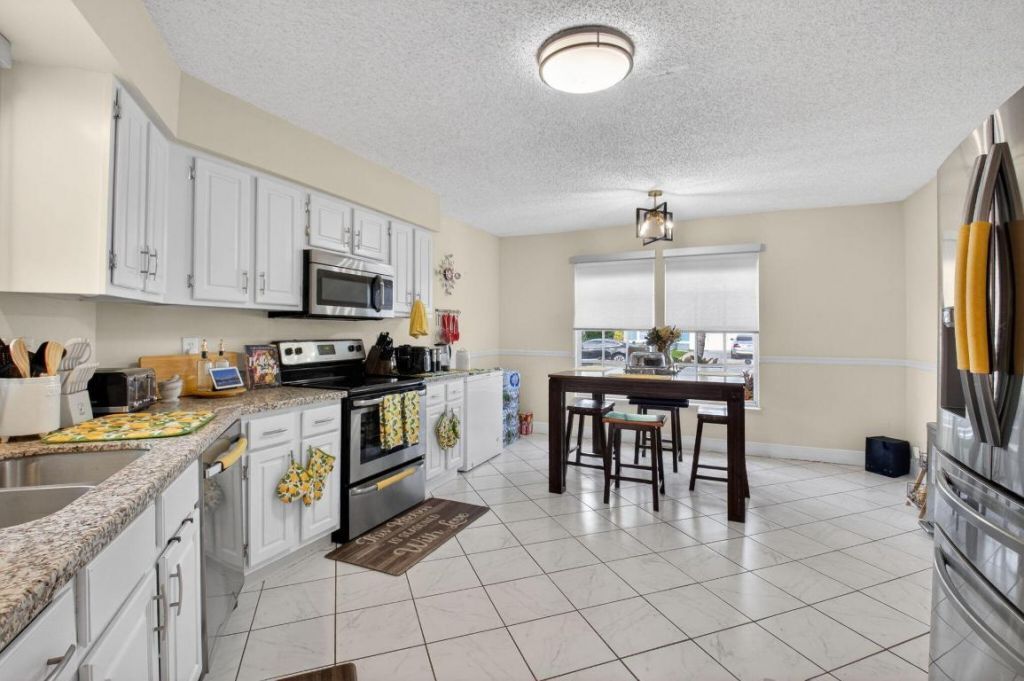 24 Misty Meadow Drive, Boynton Beach, FL 33436 Photo