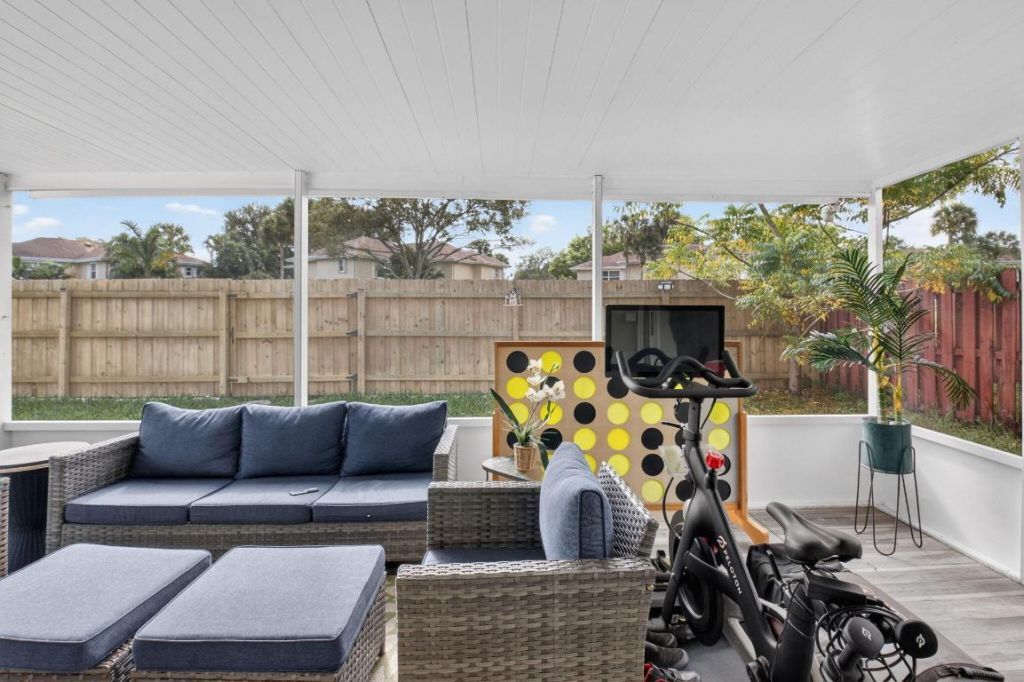 24 Misty Meadow Drive, Boynton Beach, FL 33436 Photo