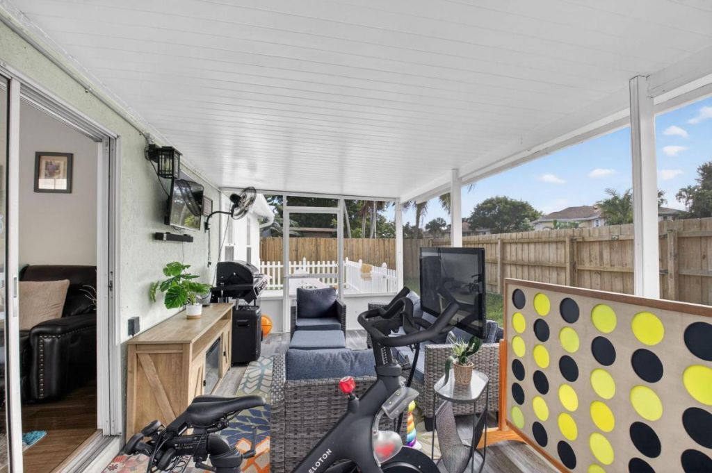 24 Misty Meadow Drive, Boynton Beach, FL 33436 Photo